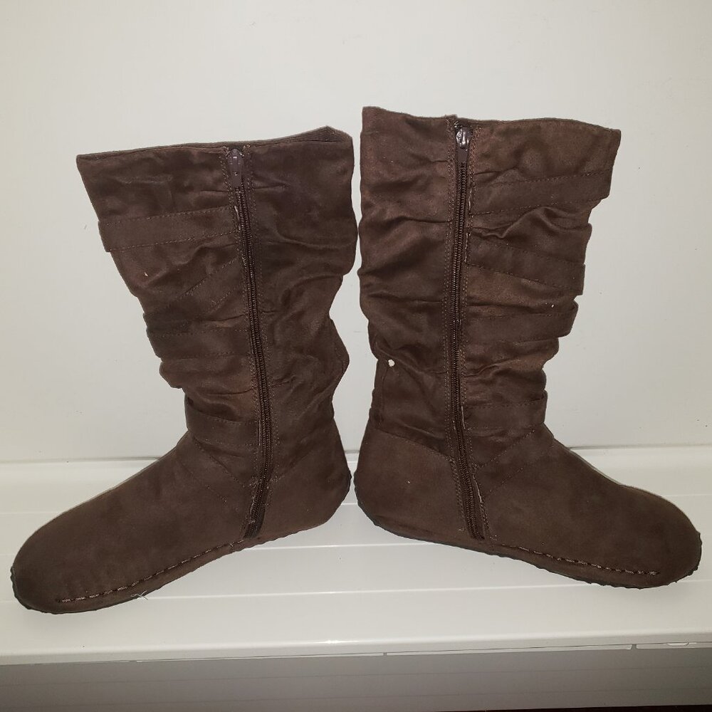Brown Lohan Style Flat Round Toe Boots [Groove] [Size 8]